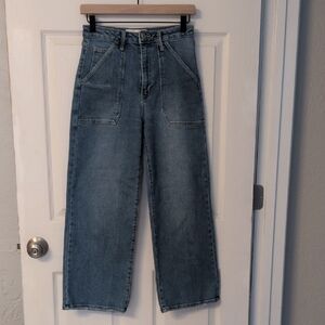 Just Black Women's Cropped Blue Jeans